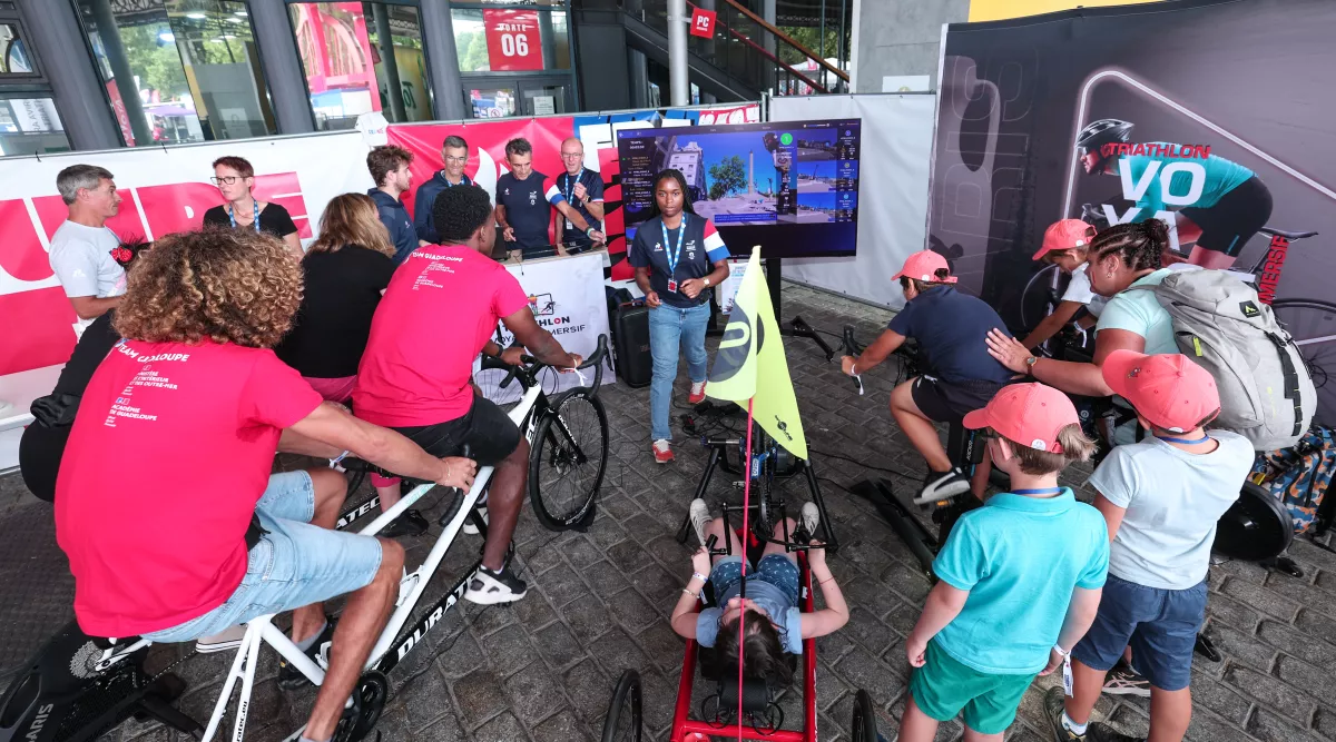 Session d'initiation dans la triathlon immersive room