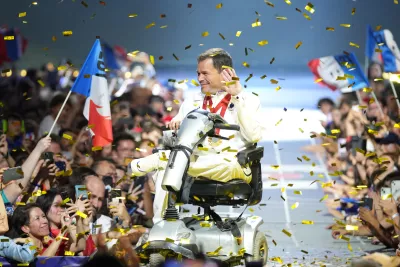 Tanguy de la Forest ému devant le public du Club France 
